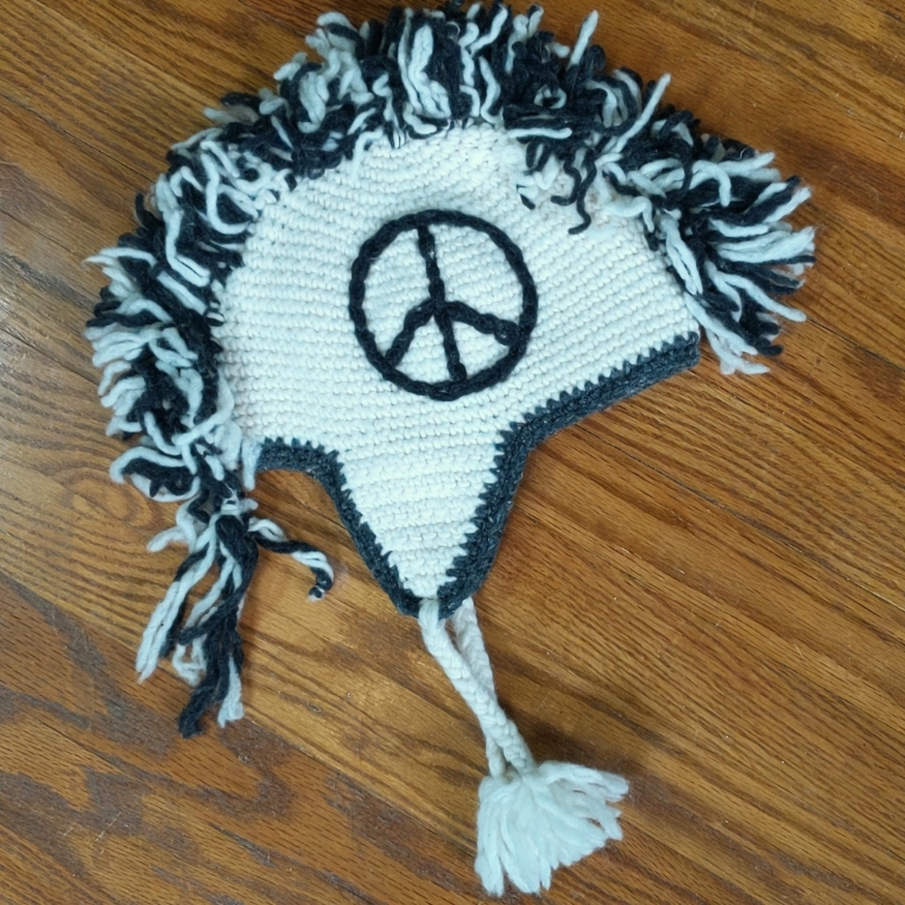 Wool mohawk styled winter hat